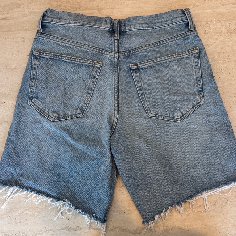 Agolde Frayed Hem High-Rise Denim Shorts in Light Blue - Picture 2 of 5
